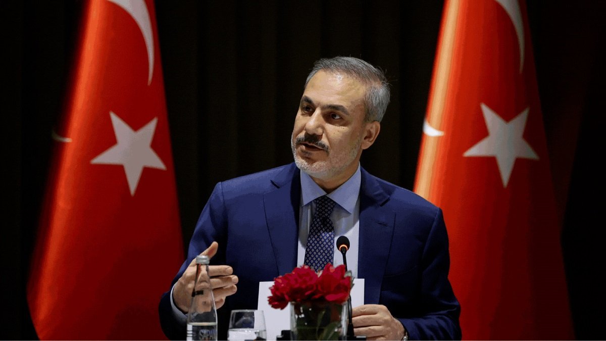 YPG silahını yerə qoymalıdır – Hakan Fidan